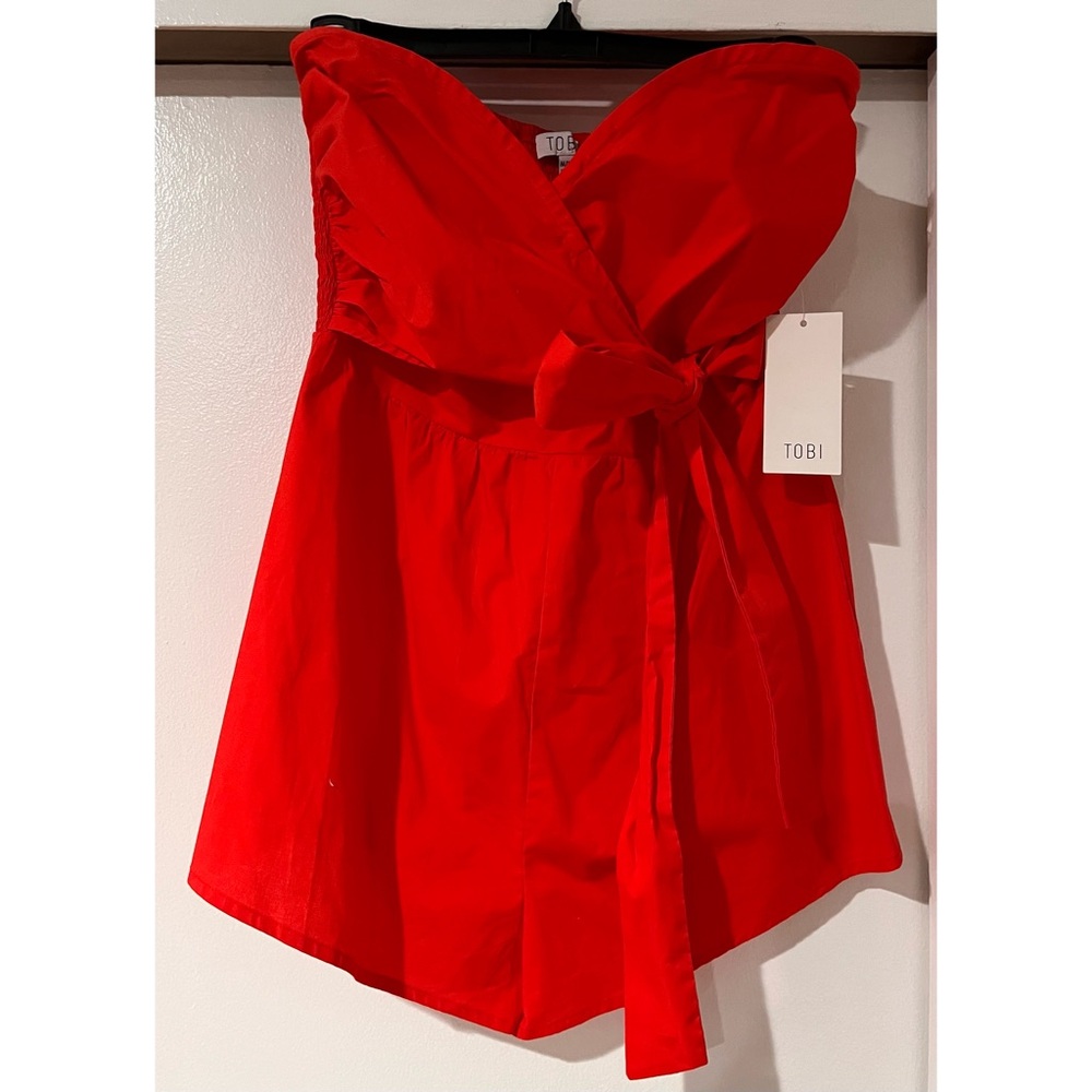NWT Tobi Sweetheart Neckline Romper
